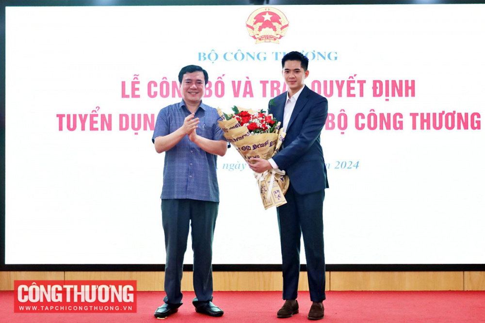 Cwin63 sân chơi đỉnh cao trao quyết định bổ nhiệm 83 tân công chức