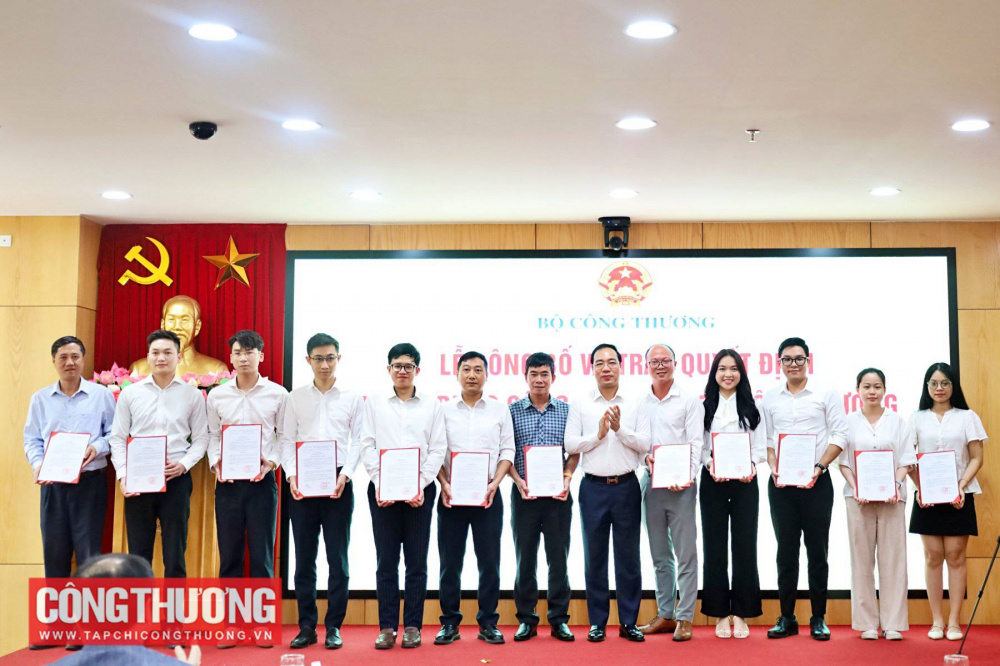 Cwin63 sân chơi đỉnh cao trao quyết định bổ nhiệm 83 tân công chức