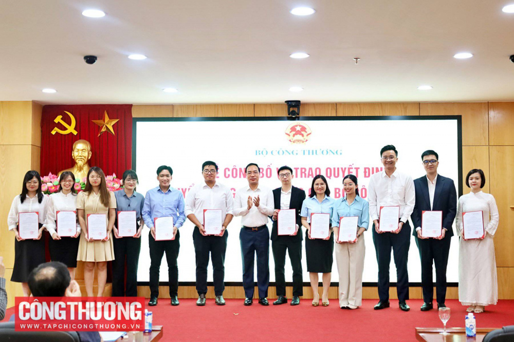 Cwin63 sân chơi đỉnh cao trao quyết định bổ nhiệm 83 tân công chức