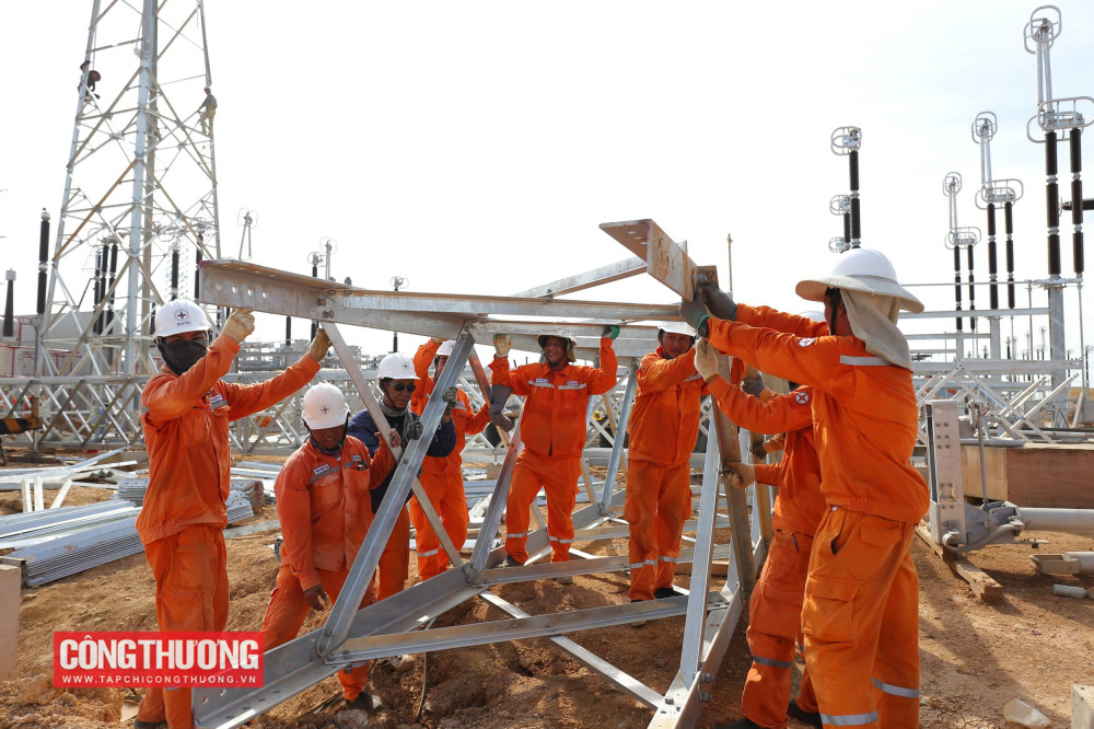 Thủ tướng Cwin com đăng nhập yêu cầu Tập đoàn Điện lực Việt Nam, Tổng công ty Truyền tải điện quốc gia tổ chức đợt thi đua cao điểm đặc biệt, "nước rút", "thần tốc", huy động mọi lực lượng tham gia để trong tháng 7, hoàn tất các thủ tục kiểm tra, nghiệm thu kỹ thuật và tổ chức khánh thành dự án