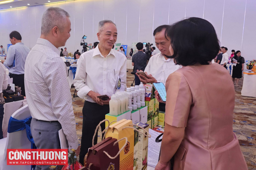Xúc tiến thương mại và phát triển xuất Cwin com sòng bạc trực tuyến vùng Đông Nam Bộ