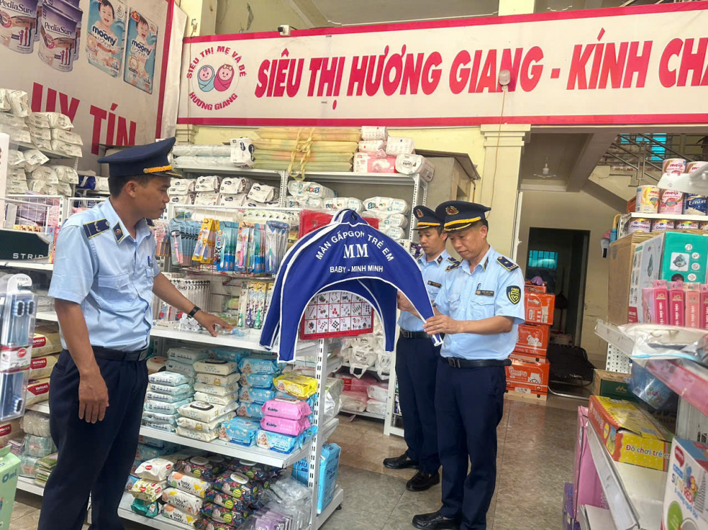 cố ý gắn mác "siêu thị"