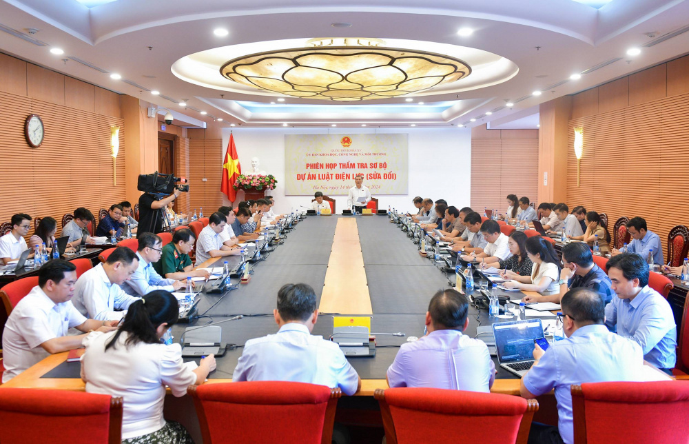 Thường trực Ủy ban Khoa học, Công nghệ và Môi trường của Quốc hội tổ chức Phiên họp thẩm tra sơ bộ dự án Luật Điện lực (sửa đổi)