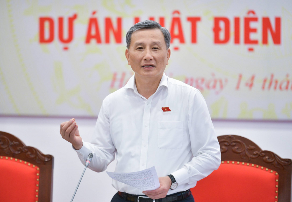 Chủ nhiệm Ủy ban Khoa học, Công nghệ và Môi trường của Quốc hội Lê Quang Huy phát biểu kết luận