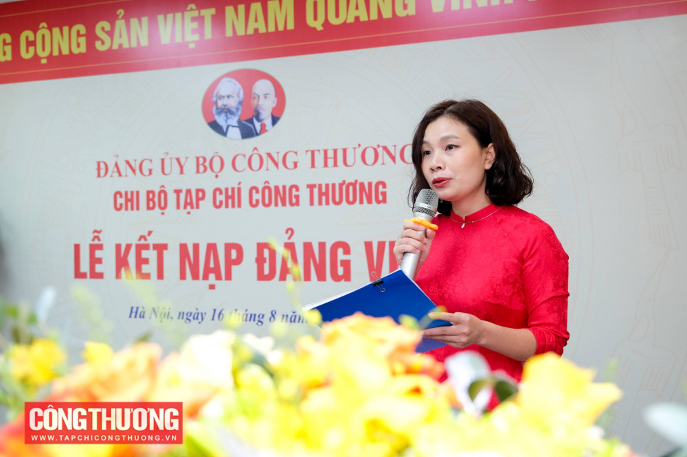 Kết nạp Đảng