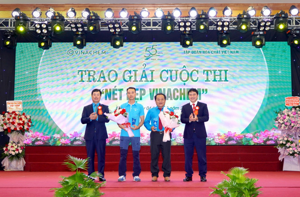 trao giải B