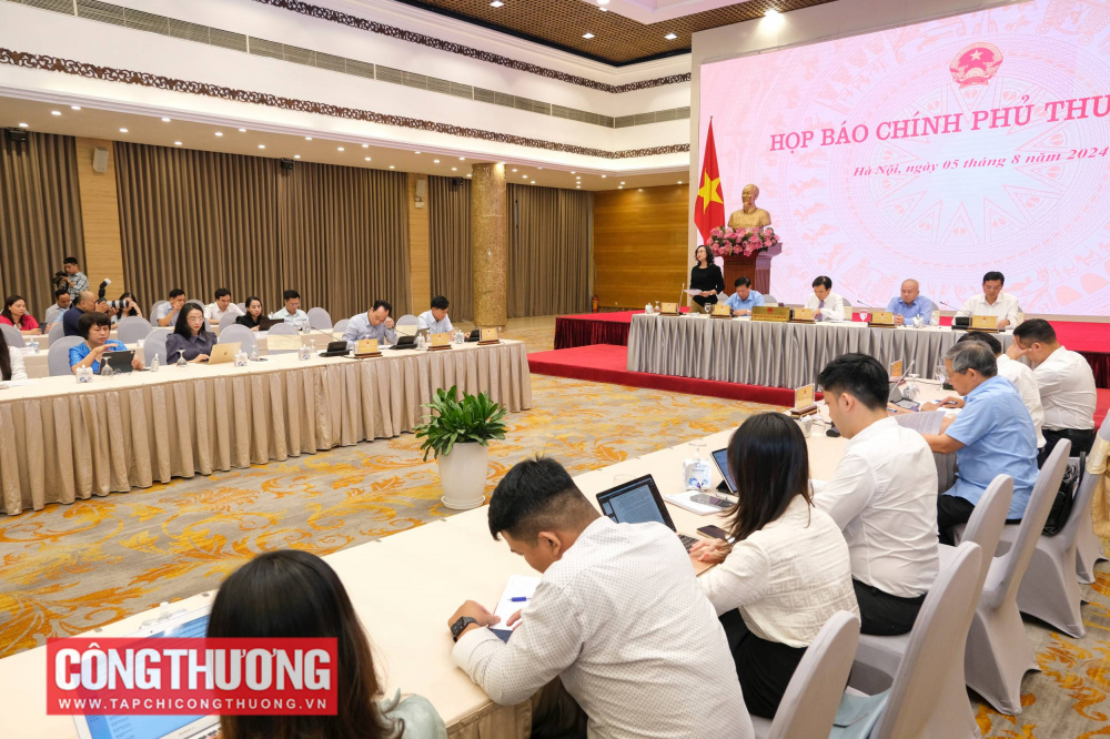 Thứ trưởng Phan Thị Thắng đánh giá nền Nền tảng hàng đầu cung cấp Cwin com trong nước ghi nhận một bức tranh rất tích cực những tháng vừa qua