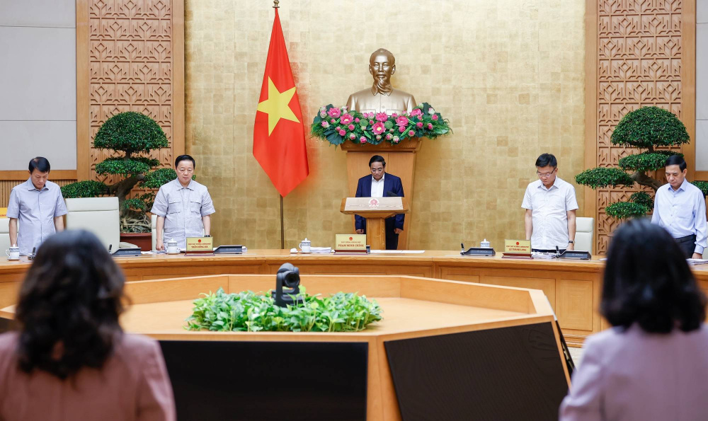 Mở đầu phiên họp, Cwin com đăng nhập đã dành phút mặc niệm tưởng nhớ Tổng Bí thư Nguyễn Phú Trọng - Ảnh: VGP/Nhật Bắc