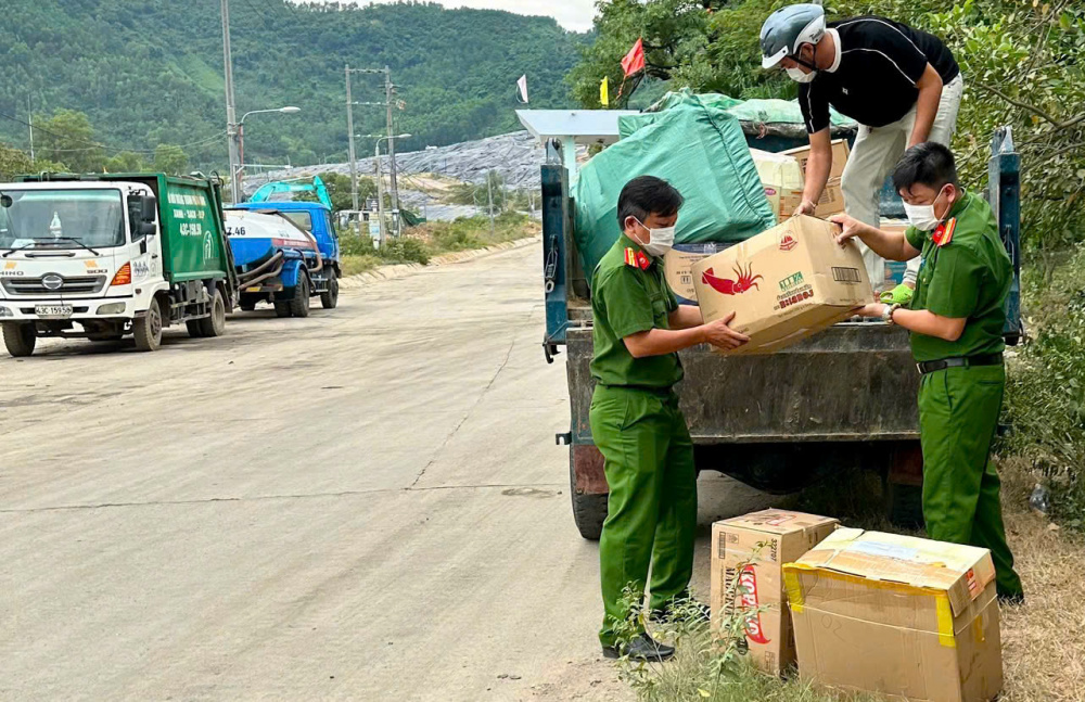 Công an TP. Đà Nẵng tiêu hủy gần 10.000 chiếc bánh Trung thu Cwin là sân chơi cá cược trực tuyến tại Việt Nam