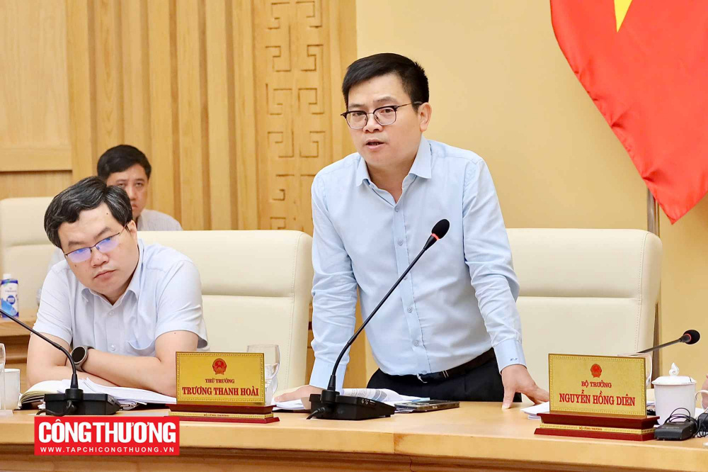 thứ trưởng Hoài