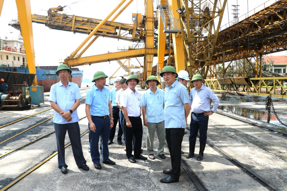 than cửa ông