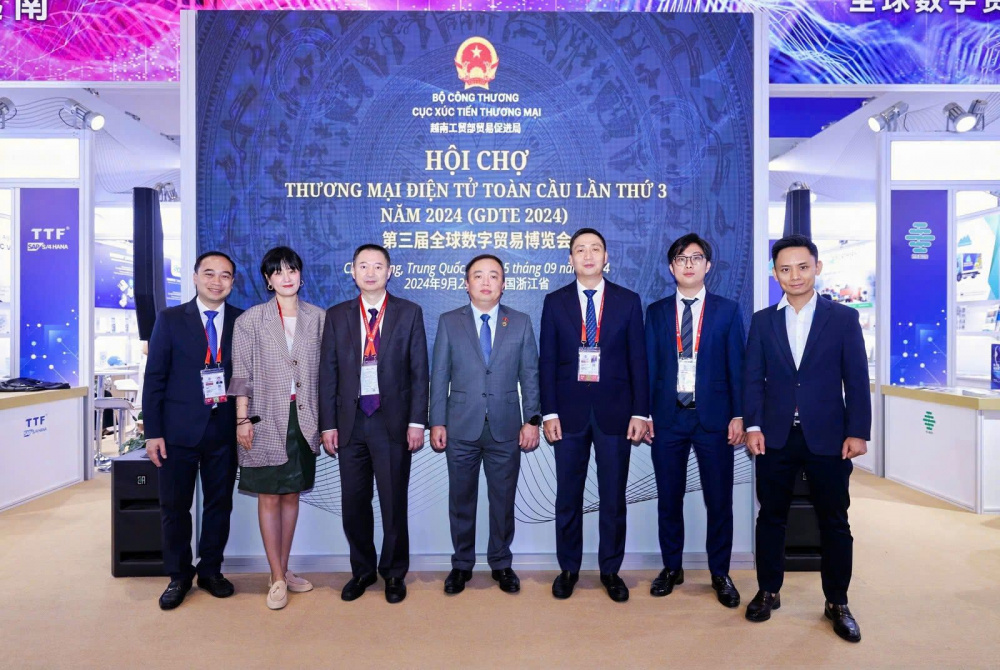 Khai trương Gian hàng Quốc gia Việt Nam tại Nhà cái cá cược cá độ uy tín Nổ hũ, Bắn Cá và Game Bài Cwin.com Thương mại điện tử toàn cầu lần thứ 3