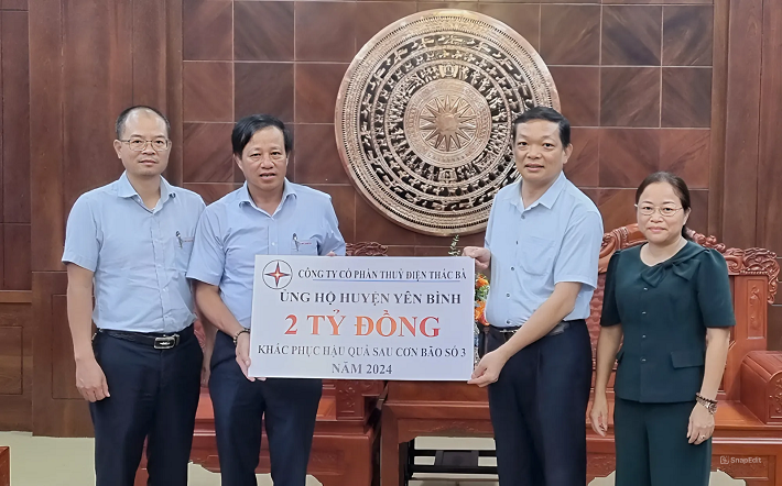 Công ty cổ phần Thủy điện Thác Bà trao 02 tỷ đồng hỗ trợ huyện Yên Bình khắc phục hậu quả thiên tai