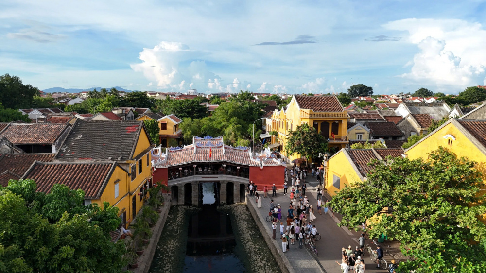 Hội An thu hút đông đảo du khách trong và ngoài nước chủ yếu