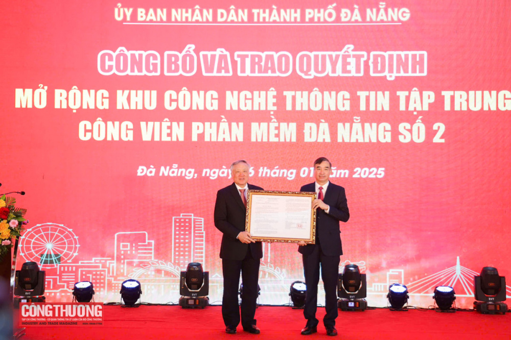 Phó Thủ tướng trao quyết định của Thủ tướng Cwin com đăng nhập về mở rộng Khu công nghệ thông tin tập trung Công viên phần mềm Đà Nẵng số 2