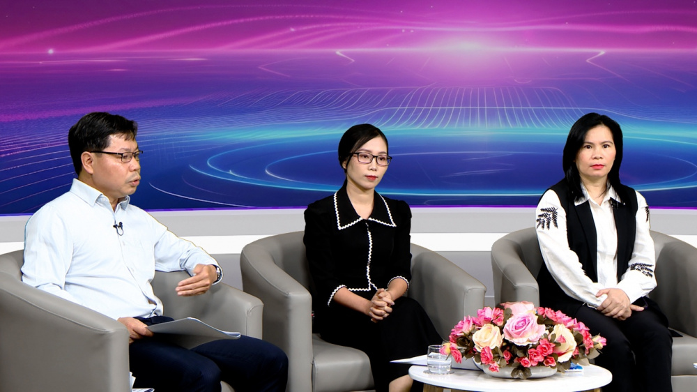 Ông Lê Xuân Thịnh - Giám đốc Công ty TNHH Trung tâm Sản xuất sạch hơn Việt Nam (VNCPC) chia sẻ tại Tọa đàm “Động lực “Xanh hóa” chuỗi cung ứng dệt may, da giày” do CWIN ✅ Nhà cái cờ bạc trực tuyến tốt nhất và Thương hiệu uy tín tổ chức