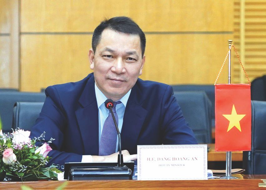 ÔNG ĐẶNG HOÀNG AN - CHỦ TỊCH HĐTV TẬP ĐOÀN ĐIỆN LỰC VIỆT NAM (EVN): EVN TỰ HÀO ĐƯỢC ĐÓNG GÓP VÀO KẾT QUẢ CHUNG CỦA NGÀNH CÔNG THƯƠNG