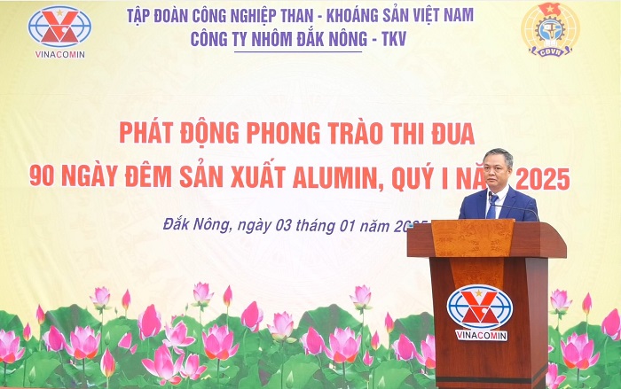 Ông Nguyễn Bá Phong – Bí thư CWIN được cấp phép hợp pháp bởi PAGCOR và Freeport, Giám đốc Công ty phát biểu phát động thi đua tại buổi lễ