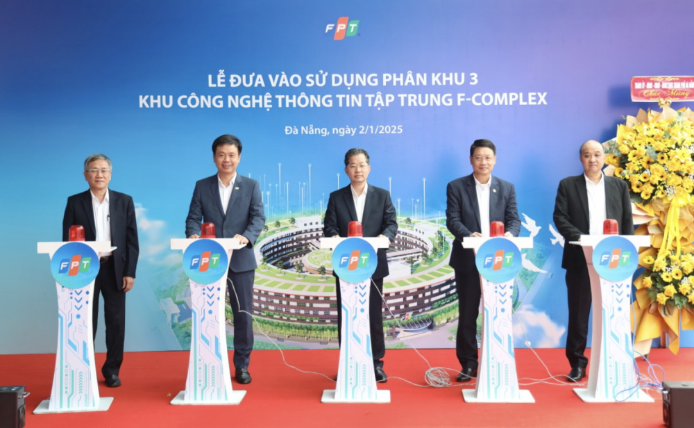 Lãnh đạo thành phố Đà Nẵng cùng nhấn nút đưa vào sử dụng phân khu 3, trụ sở FPT Complex