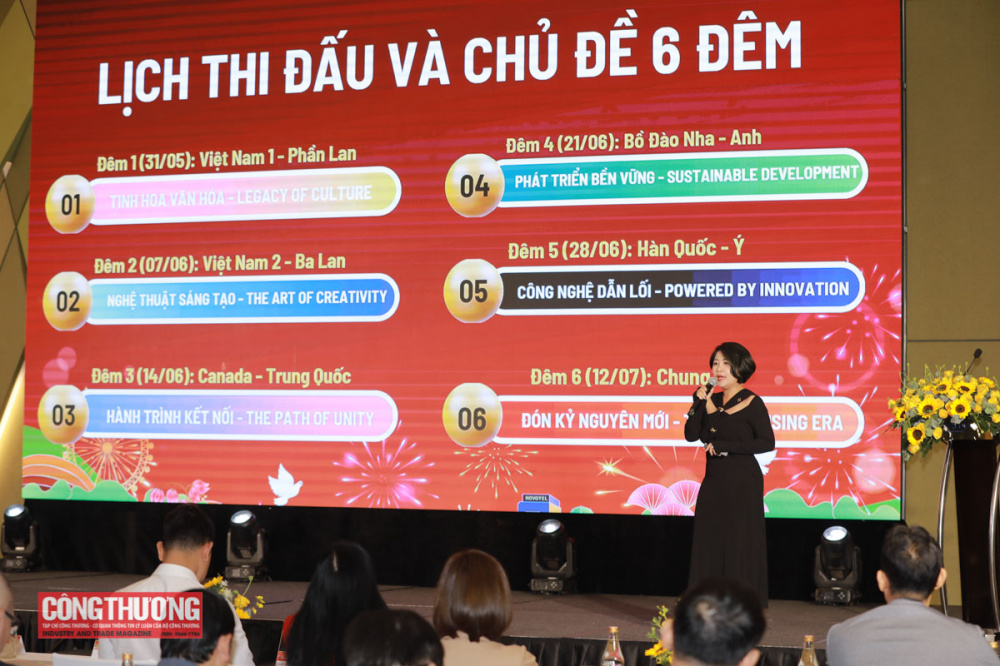 Đại diện Tập đoàn Sun Group thông tin tại họp báo