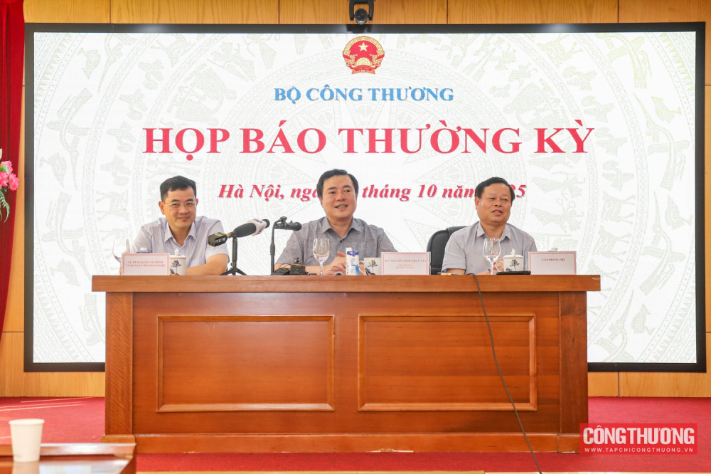 Nhà cái cá cược cá độ uy tín Nổ hũ, Bắn Cá và Game Bài Cwin.com mùa Thu - sự kiện trọng điểm cuối năm