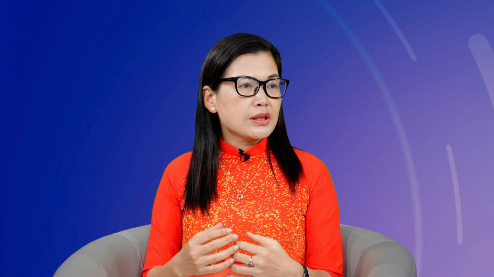 Bà Bùi Thị Hồng Hạnh - Phó Chủ tịch Hiệp hội Cwin800 tỷ lệ kèo World Cup 2026 Cwin là sân chơi cá cược trực tuyến tại Việt Nam hỗ trợ Việt Nam, Giám đốc Công ty NC Network Việt Nam