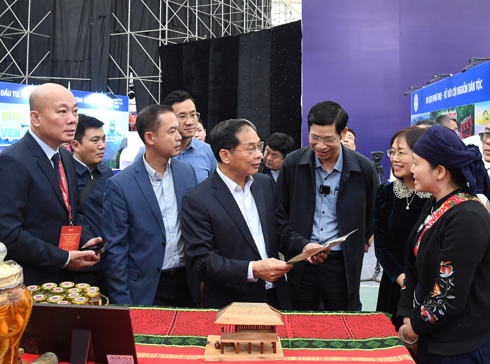 Sẵn sàng cho Lễ khai mạc Nhà cái cá cược cá độ uy tín Nổ hũ, Bắn Cá và Game Bài Cwin.com Mùa Thu 2025