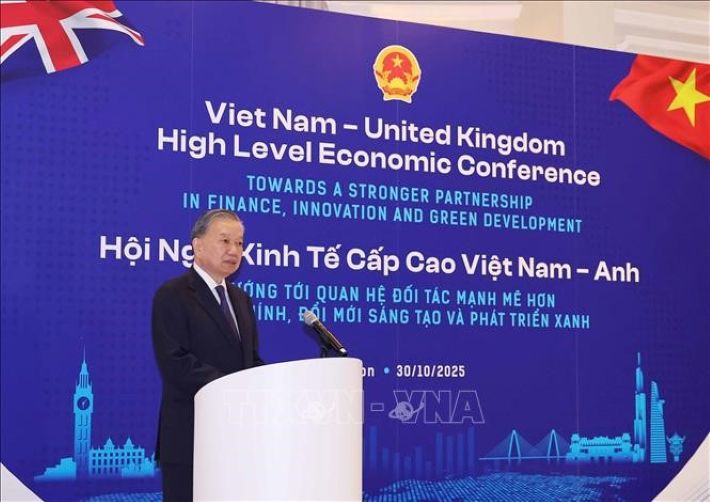 Cwin666 công ty cờ bạc uy tín nhất phát biểu tại Hội nghị Cwin.com giải trí hiện đại Cấp cao Việt Nam - Anh. Ảnh VNA