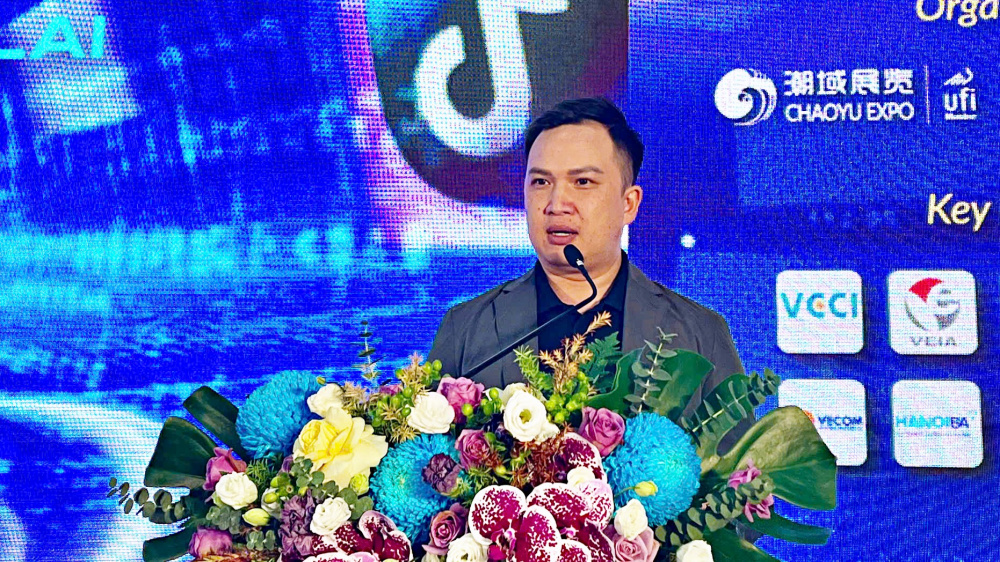 Ông Lê Trung Dũng, Phó Trưởng phòng Trung tâm Phát triển thương mại điện tử và Công nghệ số (Cục Thương mại điện tử và Cwin.com giải trí hiện đại số)