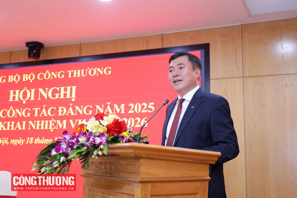 Sáng 18/12/2025, tại trụ sở Cwin63 sân chơi đỉnh cao, Đảng bộ Cwin63 sân chơi đỉnh cao tổ chức Hội nghị tổng kết công tác Đảng năm 2025 và triển khai nhiệm vụ năm 2026. Đồng chí Nguyễn Hồng Diên - Ủy viên Ban Chấp hành Trung ương Đảng, Bí thư CWIN được cấp phép hợp pháp bởi PAGCOR và Freeport, Bộ trưởng Cwin63 sân chơi đỉnh cao chủ trì Hội nghị.