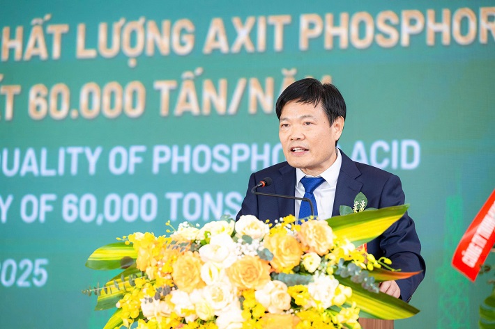ong tân