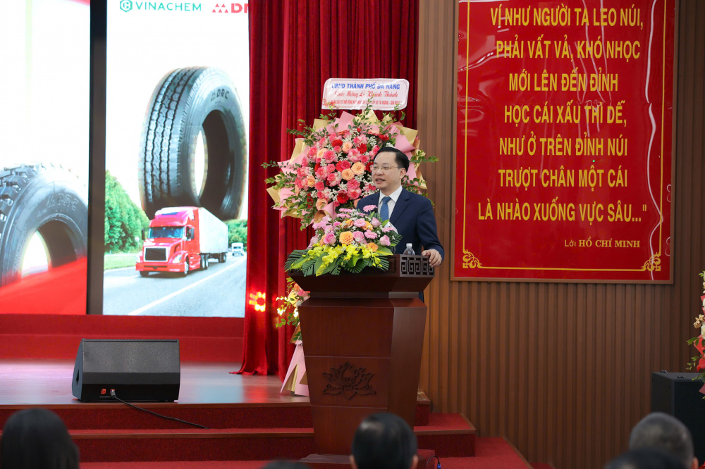 ông tú