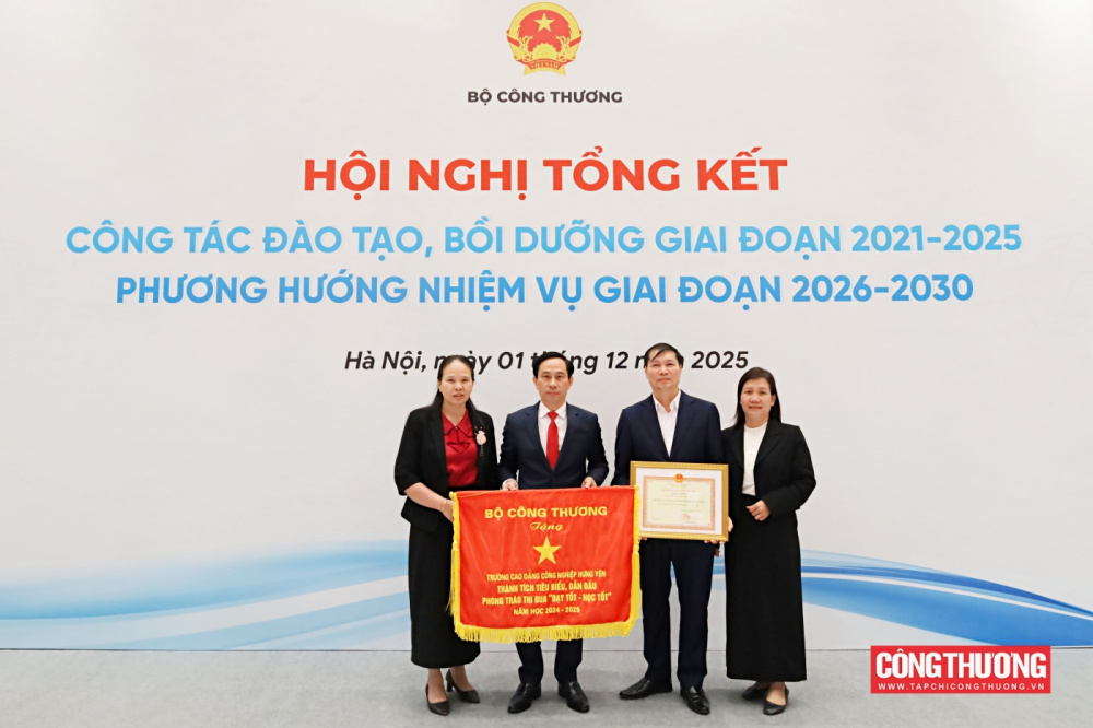 Hội nghị cũng đã vinh danh các giáo sư, phó giáo sư vừa được công nhận, gửi lời tri ân sâu sắc tới những đóng góp lâu dài cho ngành Cwin63 tải ứng dụng - đào tạo của Cwin63 sân chơi đỉnh cao. 