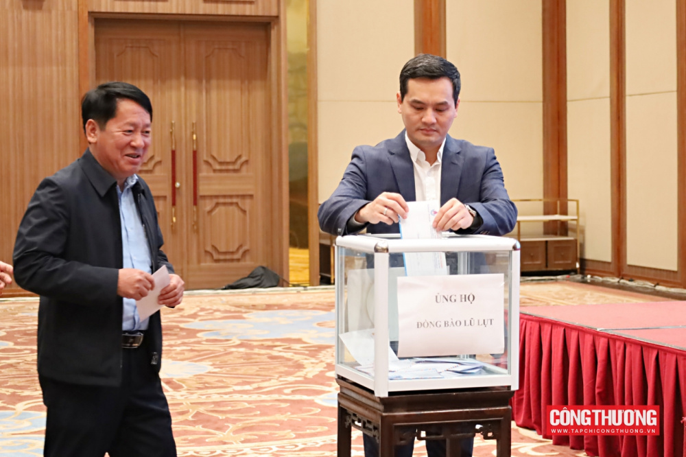 Hội nghị cũng đã vinh danh các giáo sư, phó giáo sư vừa được công nhận, gửi lời tri ân sâu sắc tới những đóng góp lâu dài cho ngành Cwin63 tải ứng dụng - đào tạo của Cwin63 sân chơi đỉnh cao. 