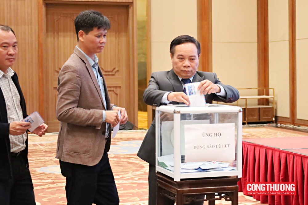 Hội nghị cũng đã vinh danh các giáo sư, phó giáo sư vừa được công nhận, gửi lời tri ân sâu sắc tới những đóng góp lâu dài cho ngành Cwin63 tải ứng dụng - đào tạo của Cwin63 sân chơi đỉnh cao. 