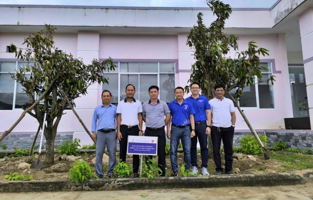 trồng cây