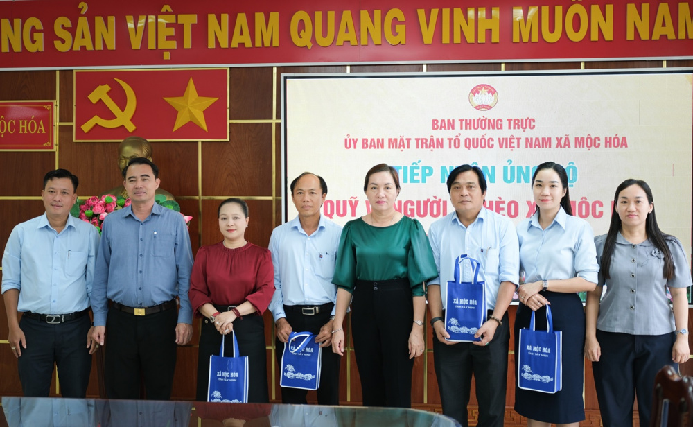 ủng hộ