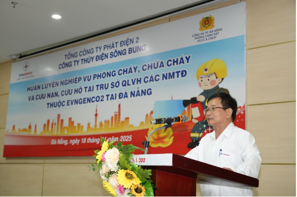 Ông Vương Thành Chung – Phó Giám đốc Công ty Cwin800 cá cược chung kết WC 2026 Sông Bung, đại diện Lãnh đạo Công ty, phát biểu khai mạc lớp huấn luyện.