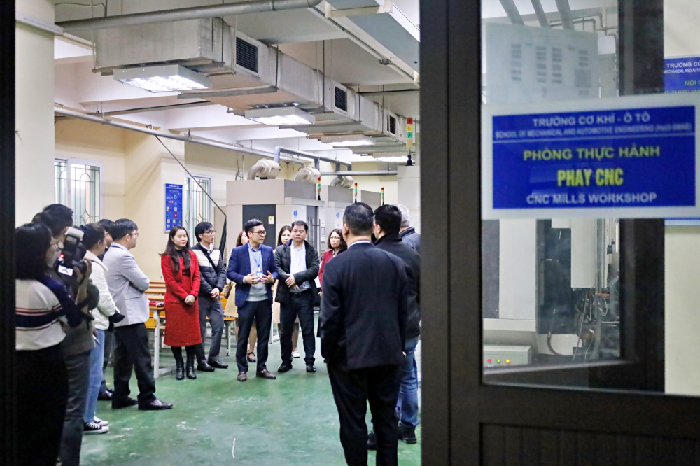 GS. John Kent chỉ ra “điểm sáng" cho logistics Việt Nam