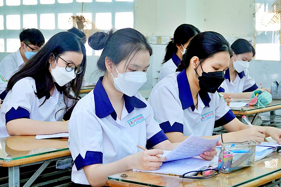 Từng bước thí điểm thi tốt nghiệp THPT trên máy tính