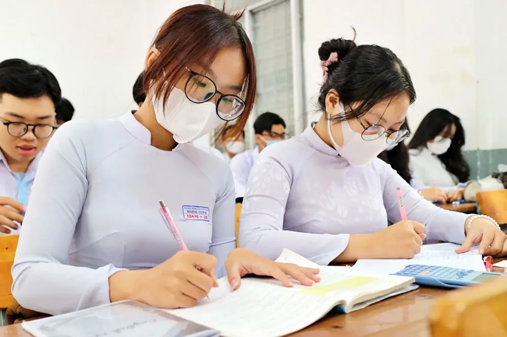 Từng bước thí điểm thi tốt nghiệp THPT trên máy tính