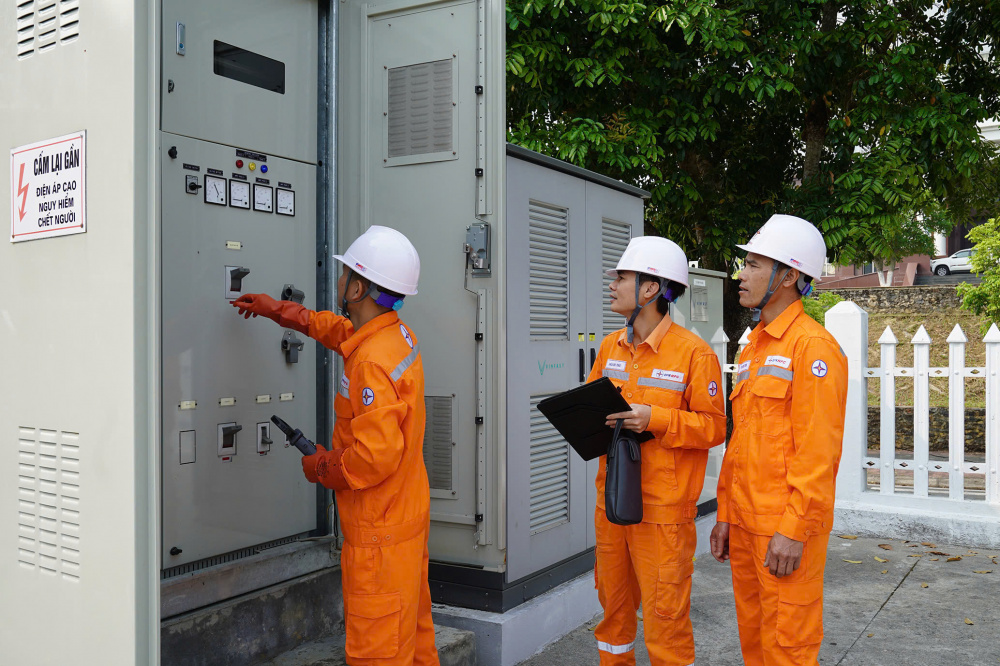 Điện lực Thành Phố ((PC Lai Châu) kiểm tra đảm bảo cấp điện trên địa bàn
