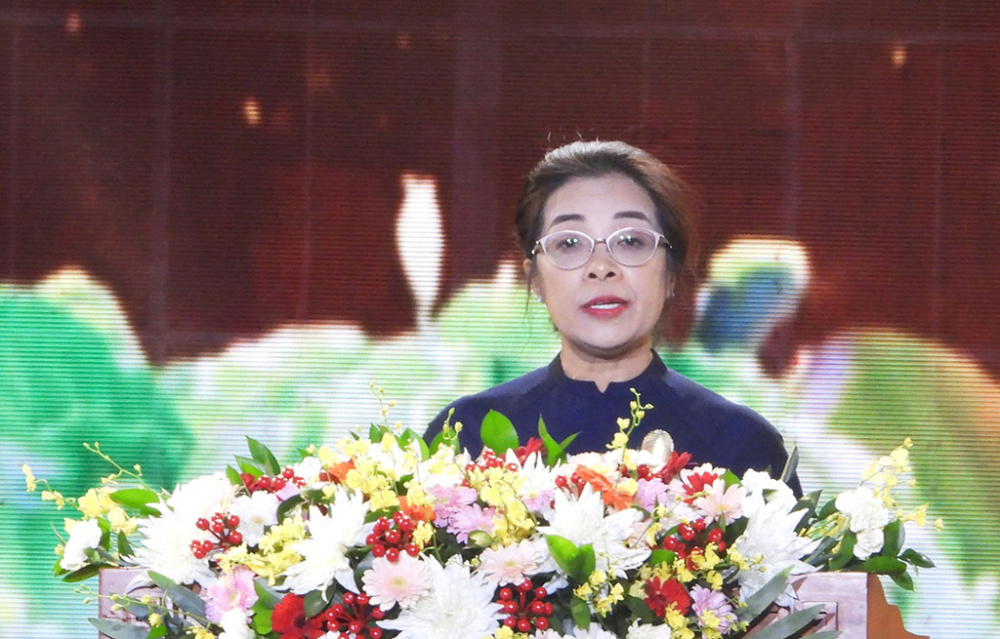 Huỳnh Thị Chiến Hòa - Phó Bí thư Thường trực Tỉnh ủy, Chủ tịch HĐND tỉnh phát biểu tại buổi lễ