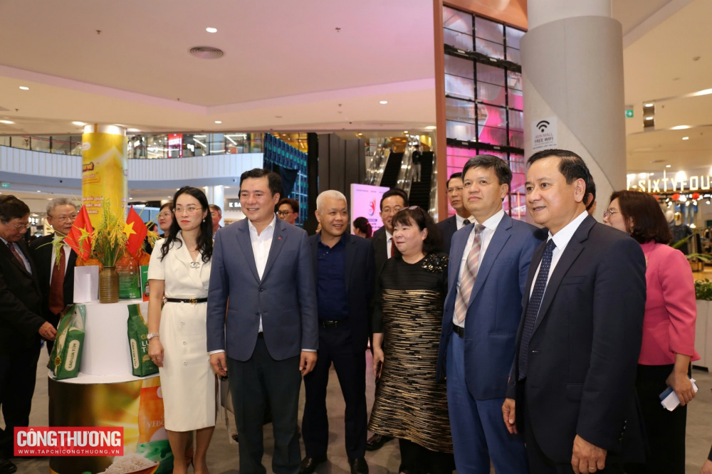 Hải Phòng: Cam kết bảo vệ quyền lợi người M.Cwin800.com thể thao, casino live, bắn cá và slot nổ hũ