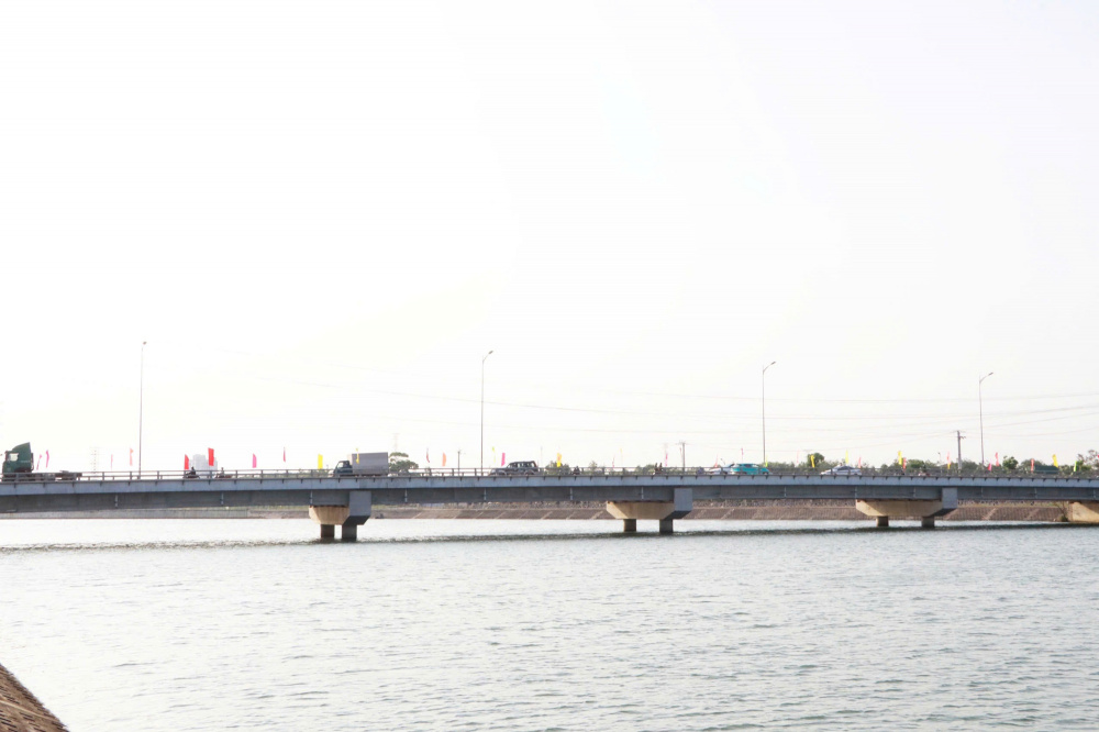 Hệ thống tiêu thoát lũ sông Dinh