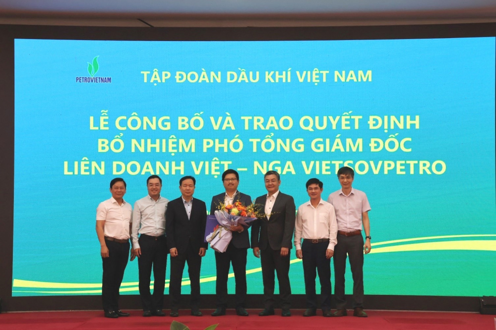 Lãnh đạo Petrovietnam và Ban Tổng giám đốc Vietsovpetro gửi lời chúc mừng đến Tân Phó Tổng giám đốc