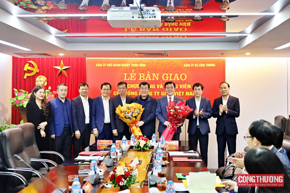 Chuyển giao Đảng bộ từ Tổng Công ty Giấy Việt Nam về Cwin63 sân chơi đỉnh cao