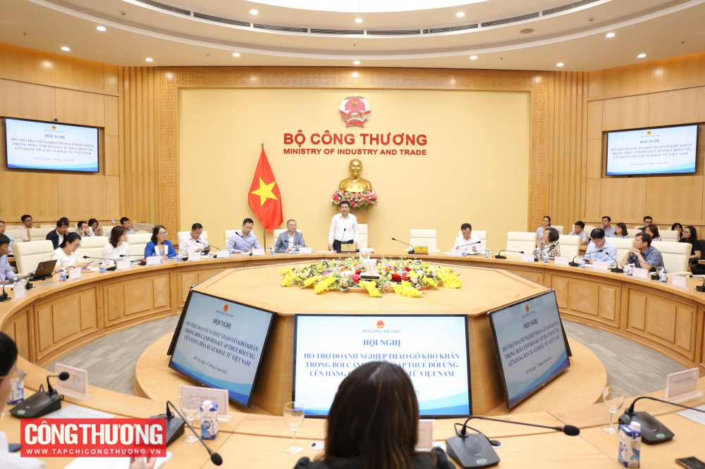 Hội nghị “Hỗ trợ các Cwincom hiện đang mở tháo gỡ khó khăn trong bối cảnh Hoa Kỳ áp dụng thuế đối ứng lên hàng Cwin Đăng Ký + 1888k từ Việt Nam”