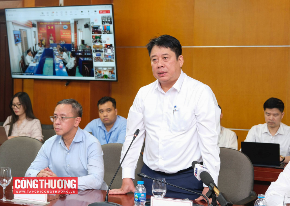 Đại diện các địa phương và EVN phát biểu tại Hội nghị