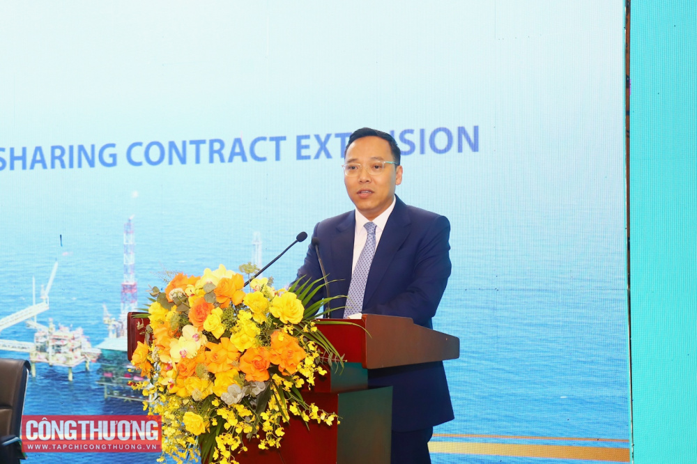 Thứ trưởng Nguyễn Hoàng Long
